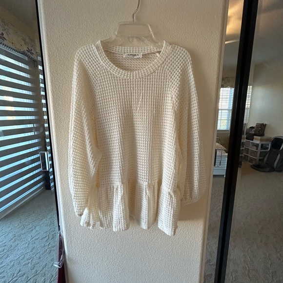Ivory White Relaxed Knit Top in XS/S/M - Picture 2 of 4